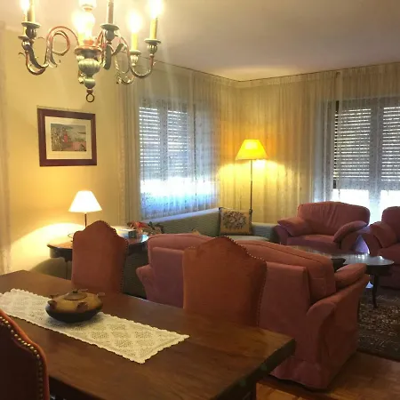 Homefiollet A Due Passi Dal Centro Romano Di Apartamento