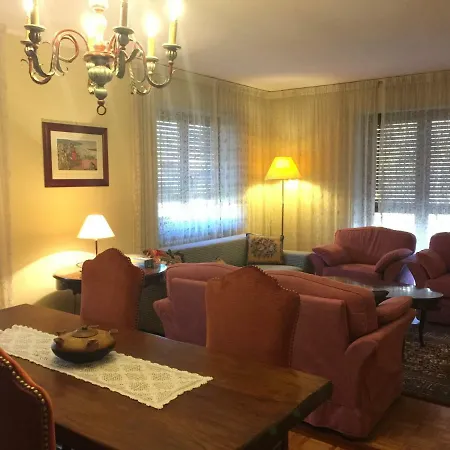 Homefiollet A Due Passi Dal Centro Romano Di Apartman