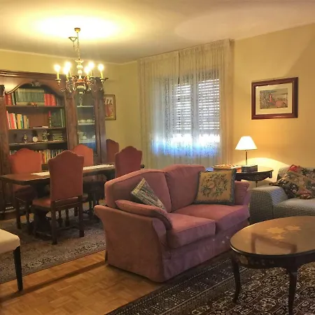 Apartman Homefiollet A Due Passi Dal Centro Romano Di *