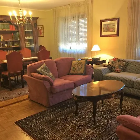 Homefiollet A Due Passi Dal Centro Romano Di Апартаменты Аоста