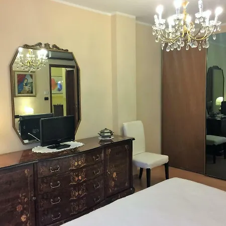 Homefiollet A Due Passi Dal Centro Romano Di Апартаменты Аоста