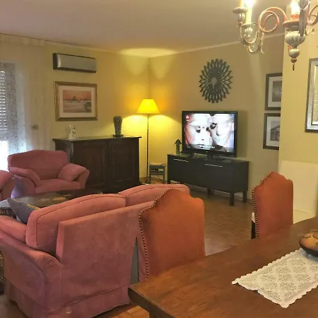 Apartamento Homefiollet A Due Passi Dal Centro Romano Di *
