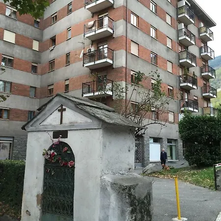 Homefiollet A Due Passi Dal Centro Romano Di Aosta